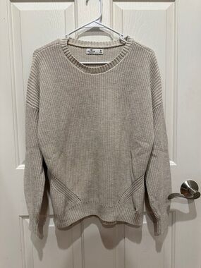 Hollister Women’s Crewneck Sweater in Sandstone